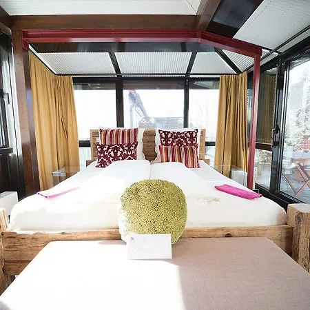 Restaurant Krehl's Linde 호텔 3*