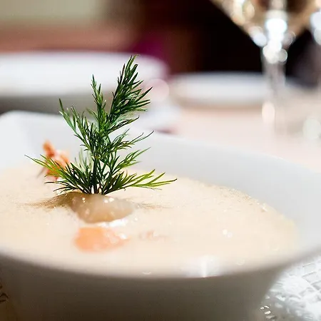 Restaurant Krehl's Linde Hotel 3*