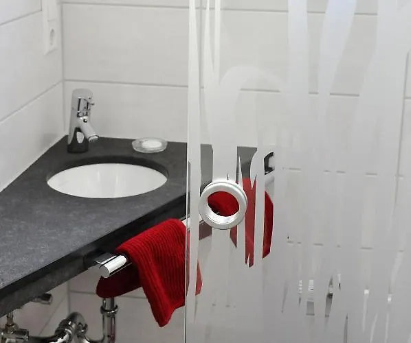 レストラン クレールズ リンデ 3*