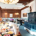 Отель Restaurant Krehl's Linde Штутгарт