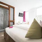Отель Restaurant Krehl's Linde 3*